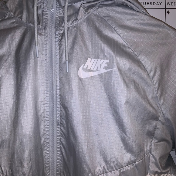 Nike wind jacket - Picture 3 of 3